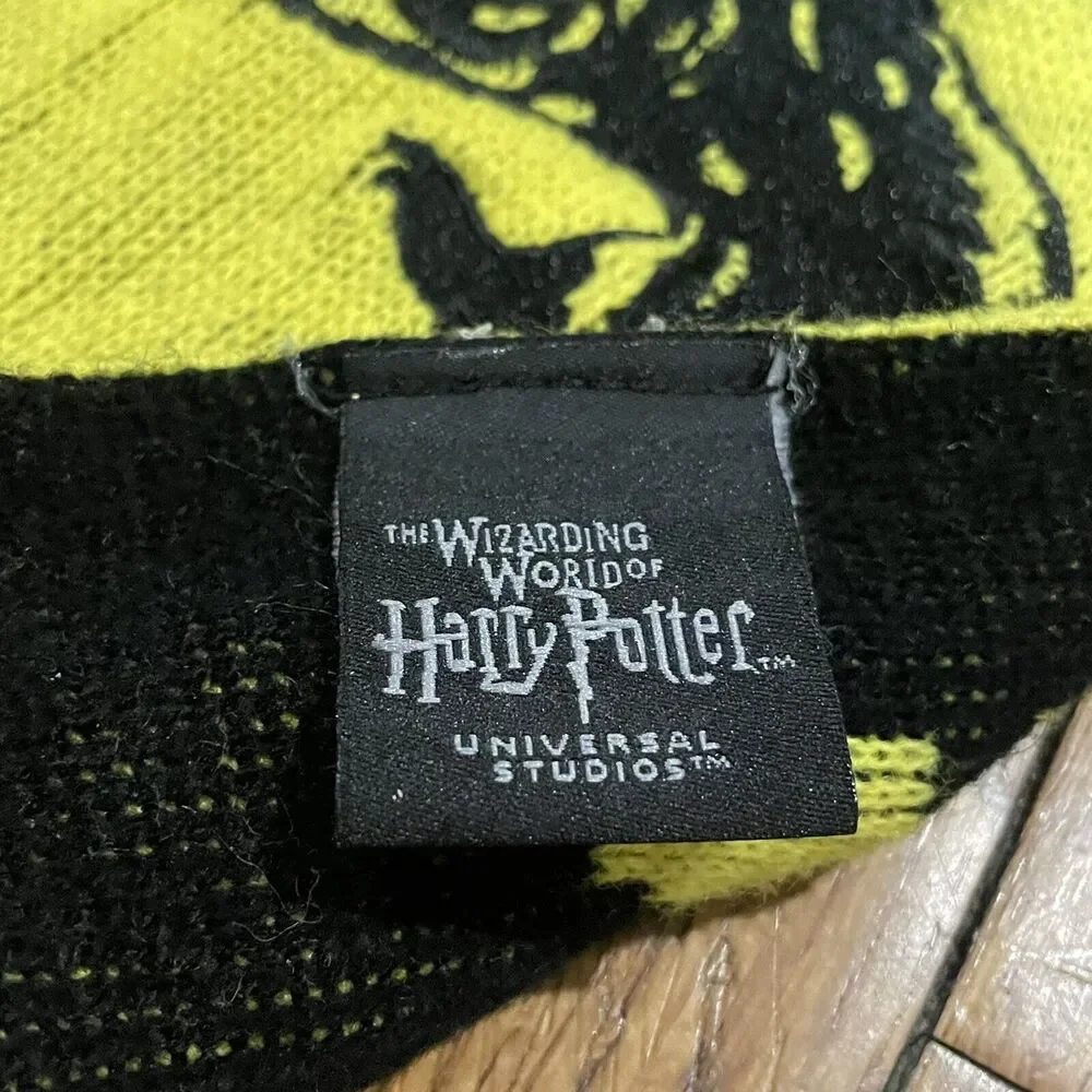 Wizarding World Harry Potter Hufflepuff Fringe Scarf Universal Studios